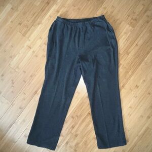 Lands' End Woman’s Dark Gray Sweatpants. Medium. Great condition.